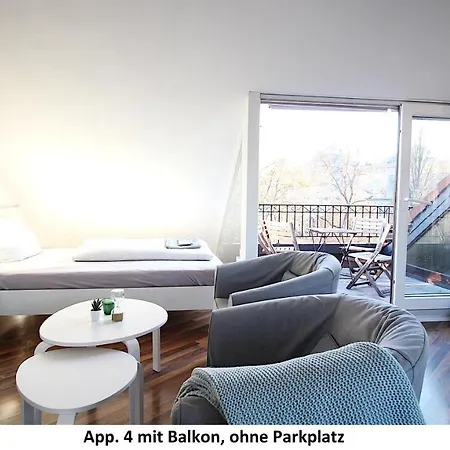 Idyllic Setting In Center - Bright & Modern *