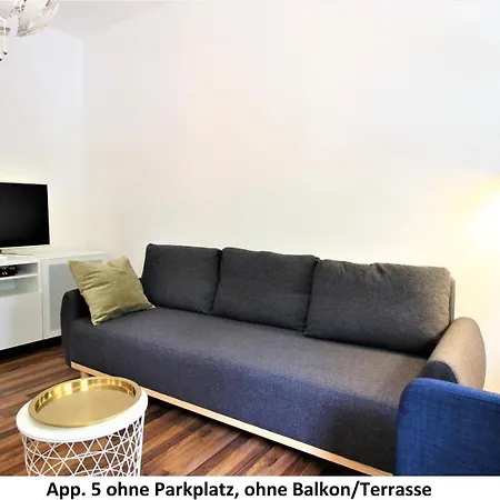 Idyllic Setting In Center - Bright & Modern *