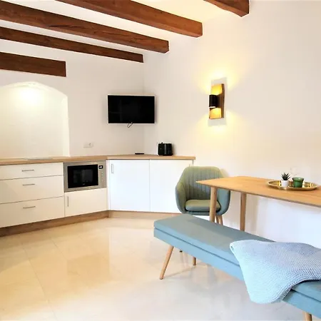 Idyllic Setting In Center - Bright & Modern Apartment *