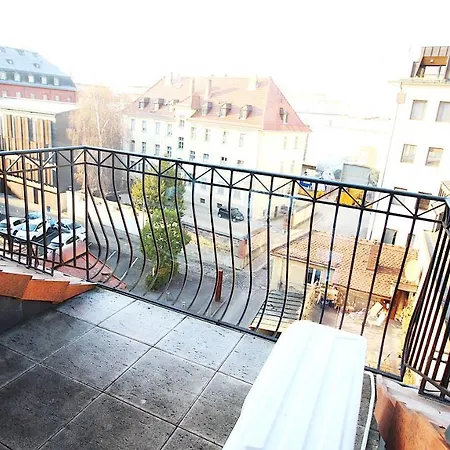 Idyllic Setting In Center - Bright & Modern Daire
