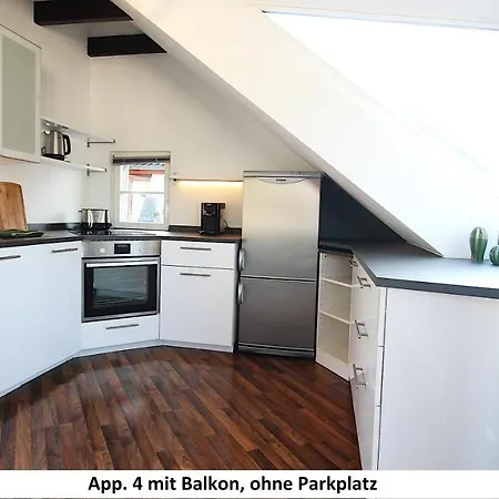 Idyllic Setting In Center - Bright & Modern