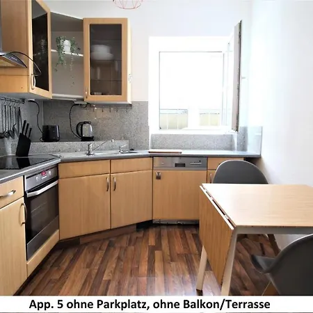 Idyllic Setting In Center - Bright & Modern