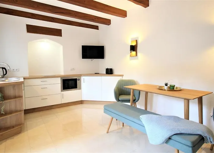 Idyllic Setting In Center - Bright & Modern דירה *