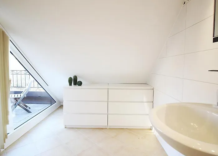 דירה Idyllic Setting In Center - Bright & Modern *