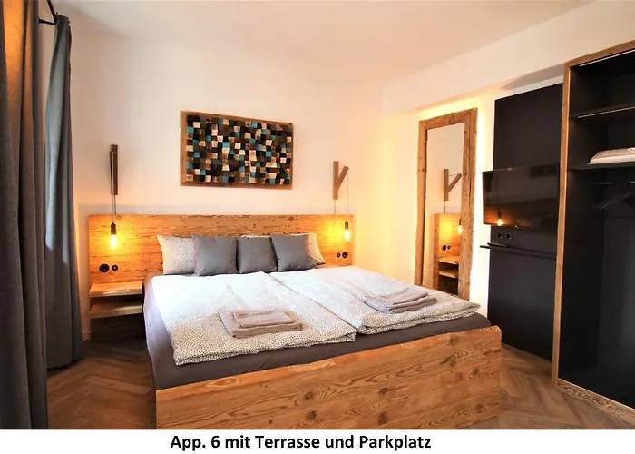 Idyllic Setting In Center - Bright & Modern *