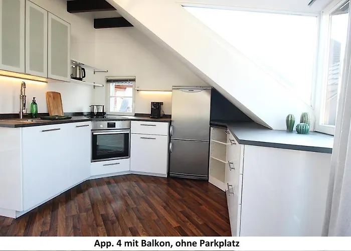 Idyllic Setting In Center - Bright & Modern