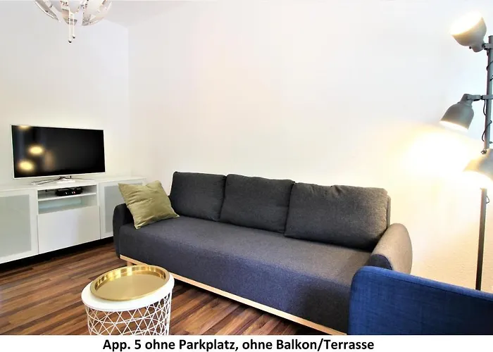 Idyllic Setting In Center - Bright & Modern *