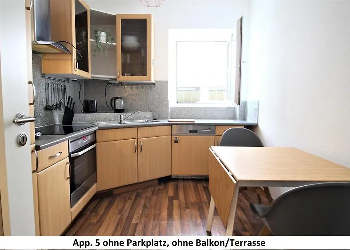 Idyllic Setting In Center - Bright & Modern